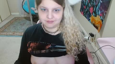 Snapshot of emilyshaze chatting on February 13, 5:58 am emily haze online show from February 13, 5:58 am