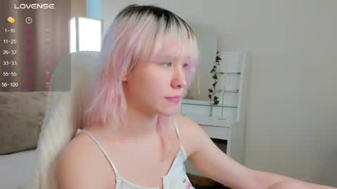 Snapshot of emilytrase chatting on June 21, 1:08 am Betty online show from June 21, 1:08 am
