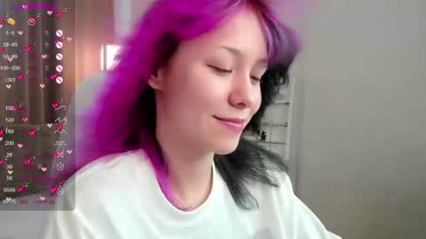 Snapshot of emilytrase chatting on June 28, 1:11 am Betty online show from June 28, 1:11 am