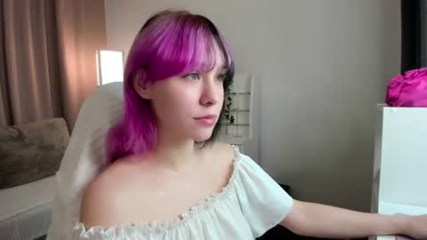 Snapshot of emilytrase chatting on July 6, 1:13 am Betty online show from July 6, 1:13 am