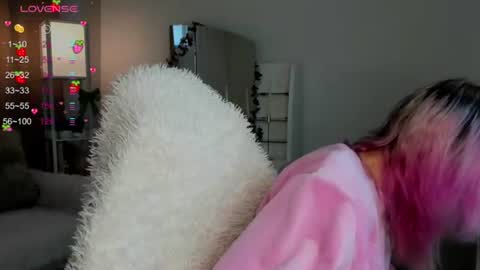 Snapshot of emilytrase chatting on July 12, 1:07 am Betty online show from July 12, 1:07 am