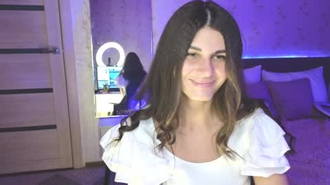 Snapshot of emilytucker chatting on December 7, 8:22 am Emily online show from December 7, 8:22 am