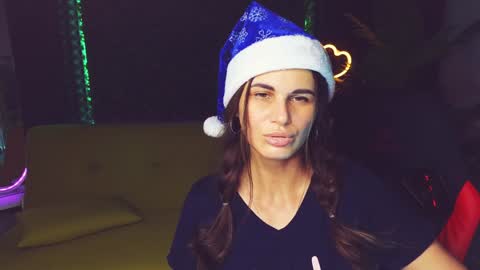 Snapshot of emilytucker chatting on December 22, 11:00 am Emily online show from December 22, 11:00 am