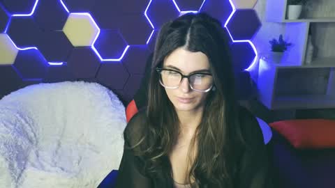 Snapshot of emilytucker chatting on January 15, 10:38 am Emily online show from January 15, 10:38 am