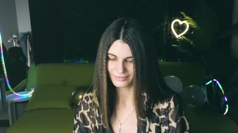 Snapshot of emilytucker chatting on January 17, 1:47 am Emily online show from January 17, 1:47 am