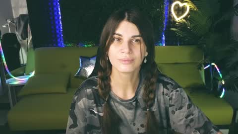 Snapshot of emilytucker chatting on January 20, 1:28 am Emily online show from January 20, 1:28 am