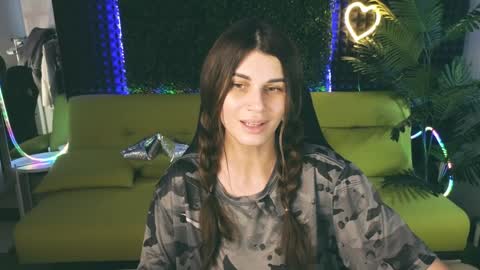 Snapshot of emilytucker chatting on January 20, 4:32 am Emily online show from January 20, 4:32 am