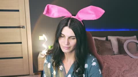 Snapshot of emilytucker chatting on January 26, 7:53 am Emily online show from January 26, 7:53 am