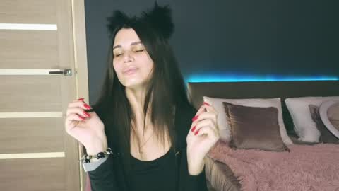 Snapshot of emilytucker chatting on February 8, 1:11 am Emily online show from February 8, 1:11 am