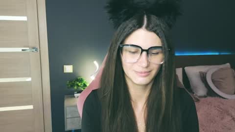 Snapshot of emilytucker chatting on February 8, 4:14 am Emily online show from February 8, 4:14 am