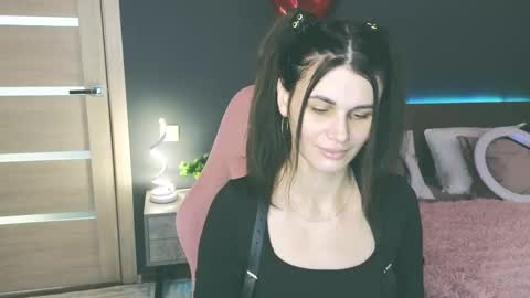 Snapshot of emilytucker chatting on February 12, 5:15 am Emily online show from February 12, 5:15 am