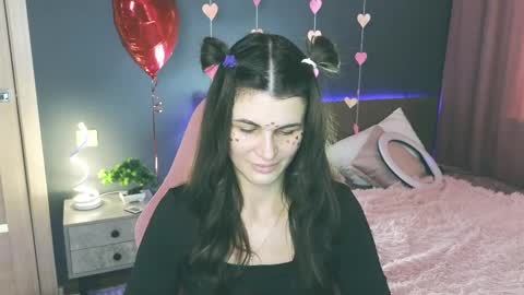 Snapshot of emilytucker chatting on February 19, 4:23 am Emily online show from February 19, 4:23 am