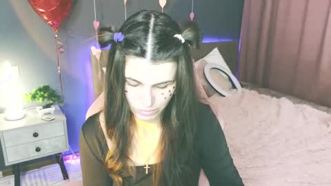 Snapshot of emilytucker chatting on February 19, 10:34 am Emily online show from February 19, 10:34 am