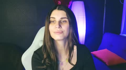 Snapshot of emilytucker chatting on February 23, 1:24 am Emily online show from February 23, 1:24 am