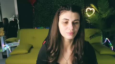 Snapshot of emilytucker chatting on February 24, 1:13 am Emily online show from February 24, 1:13 am