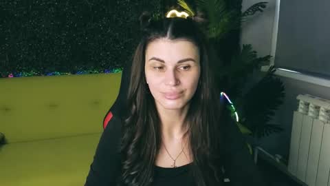 Snapshot of emilytucker chatting on February 24, 4:16 am Emily online show from February 24, 4:16 am