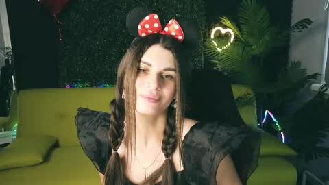 Snapshot of emilytucker chatting on February 26, 2:15 am Emily online show from February 26, 2:15 am