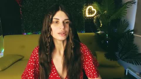 Snapshot of emilytucker chatting on March 6, 1:27 am Emily online show from March 6, 1:27 am