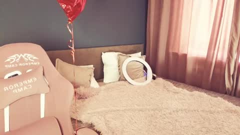 Snapshot of emilytucker chatting on March 12, 4:19 am Emily online show from March 12, 4:19 am