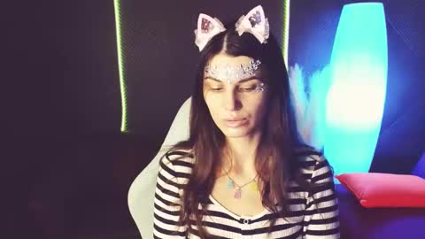 Snapshot of emilytucker chatting on October 10, 8:24 am Emily online show from October 10, 8:24 am