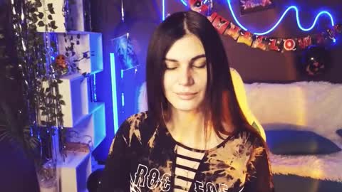 Emily online show from October 27, 1:53 am