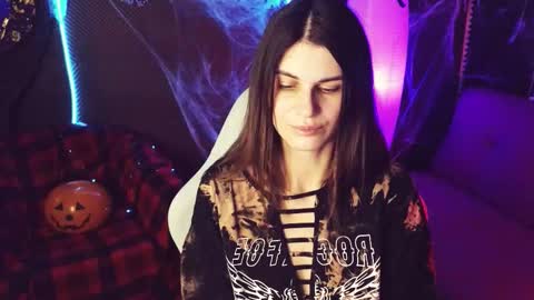 Snapshot of emilytucker chatting on November 1, 2:02 am Emily online show from November 1, 2:02 am