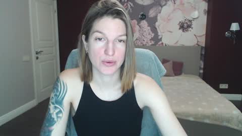 EmilyWalkers online show from February 5, 7:50 am