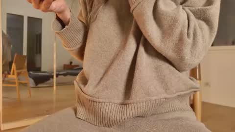 Emily ----  online show from March 4, 9:04 am