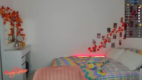 Snapshot of emilyxgrasez chatting on November 19, 12:21 am Emily online show from November 19, 12:21 am