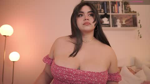 Snapshot of emilyxrose_ chatting on February 3, 7:42 pm IG thickemmsss online show from February 3, 7:42 pm