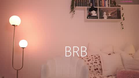 Snapshot of emilyxrose_ chatting on February 19, 8:31 pm IG thickemmsss online show from February 19, 8:31 pm