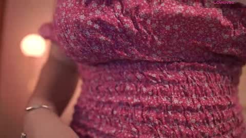 Snapshot of emilyxrose_ chatting on February 25, 6:31 pm IG thickemmsss online show from February 25, 6:31 pm