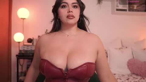 Snapshot of emilyxrose_ chatting on September 29, 4:56 pm IG thickemmsss online show from September 29, 4:56 pm