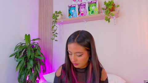 Emily Bank online show from April 23, 8:22 pm