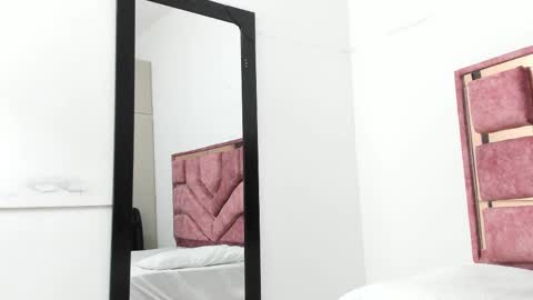 emilyy_cooperr online show from March 11, 6:32 am