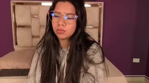 emilyy_cooperr online show from January 12, 12:21 pm