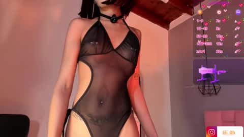 Snapshot of emilyy_queen chatting on December 3, 7:27 am Emily online show from December 3, 7:27 am