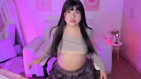 Snapshot of emilyycute_ chatting on November 30, 10:47 pm Emily online show from November 30, 10:47 pm