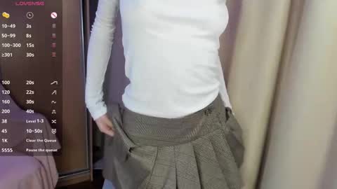 Snapshot of eminemswife chatting on March 2, 3:56 am Nadya online show from March 2, 3:56 am