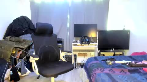 Snapshot of emliyjamesmjb chatting on February 18, 12:17 pm emliyjamesmjb online show from February 18, 12:17 pm