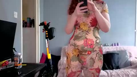 Snapshot of emliyjamesmjb chatting on October 9, 11:30 am emliyjamesmjb online show from October 9, 11:30 am