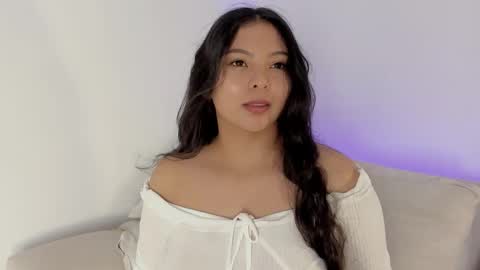 emma online show from April 12, 12:10 pm