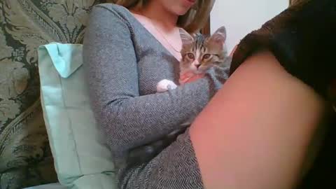 Snapshot of emma_991 chatting on February 11, 9:09 am emma_991 online show from February 11, 9:09 am