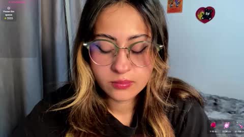 Emma Is here online show from October 1, 10:49 pm