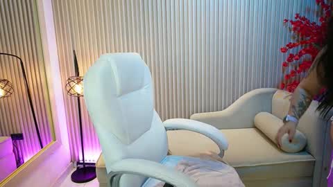 Snapshot of emma__walkerr_ chatting on September 19, 7:25 pm emma__walkerr_ online show from September 19, 7:25 pm