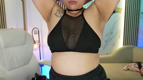 emma__walkerr_ online show from February 12, 7:09 pm