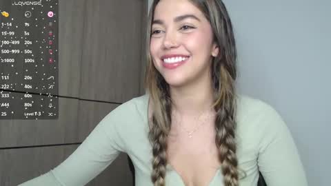 Snapshot of emma_aaa chatting on March 1, 9:18 am Rocio online show from March 1, 9:18 am