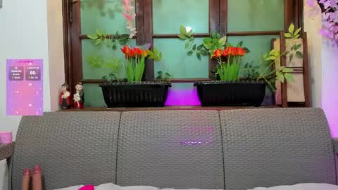 Snapshot of emma_ayala chatting on May 2, 7:08 pm emma_ayala online show from May 2, 7:08 pm