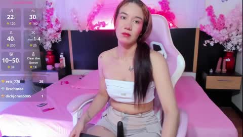 Snapshot of emma_ayala chatting on May 21, 7:10 pm emma_ayala online show from May 21, 7:10 pm