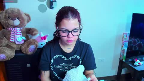 emma_boo_ online show from April 24, 3:36 pm